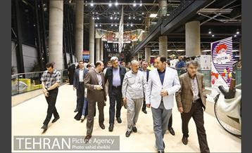 حضور شهردار تهران در باغ کتاب در کمپین با مهر تا مهر 16