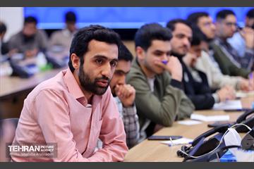 نشست صمیمانه شهردار تهران با فعالان دانشجویی 18