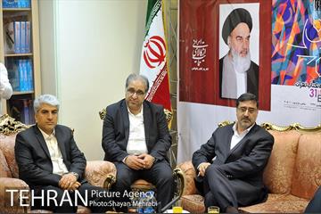 بازدید حسینی مکارم سرپرست شهرداری تهران ار نمایشگاه کتاب 6
