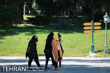 گشتی در کاخ نیاوران  27