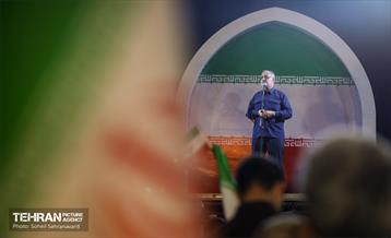 سخنرانی شهردار تهران در تجمع شبانه میدان انقلاب