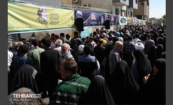 در حاشیه نماز جمعه تهران به امامت رهبر انقلاب 8
