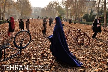سومین رویداد هنری "پاییز برگ" در میدان مشق 13