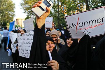 تجمع اعتراضی دانشجویان مقابل مقرسازمان ملل در تهران 13