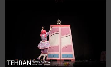 نمایش «شب اسرارآمیز»‎ 6