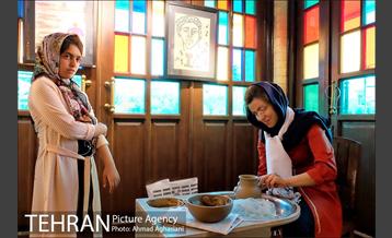 "فردا در آیینه" در نگارستان شهر 17