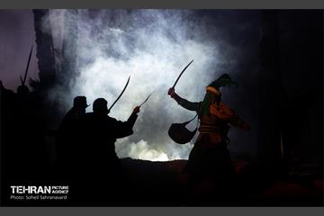 نمایش «تنهاتر از مسیح» 17