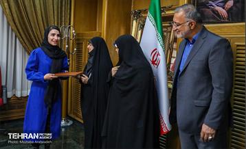 تقدیر از بانوان مدال آور  34