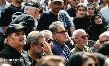 تشییع پیکر زنده‌یاد «اکبر عبدی» 44