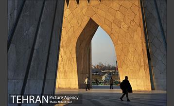 میدان آزادی 42