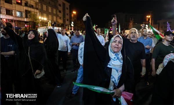 سخنرانی شهردار تهران در تجمع شبانه میدان انقلاب