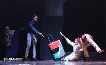 نمایش آیینی خانه ای از گل و اندوه 65