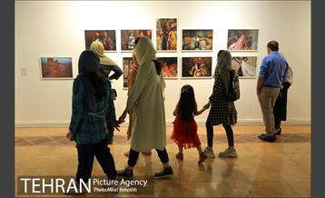 نمایش عکس «زیبایی در جنگ» 24