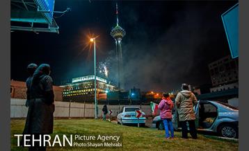 نور افشانی برج میلاد به مناسبت 22 بهمن 12