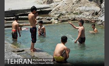 جاری‌ شدن آب در چشمه‌علی 40