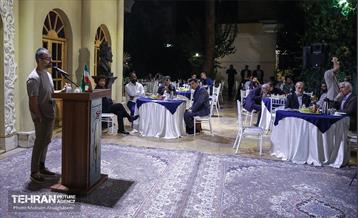 نشست شهردار تهران با اهالی شعر و ادب 1