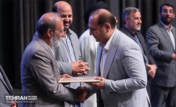 آیین تجلیل از برگزیدگان مناطق 22 گانه 12