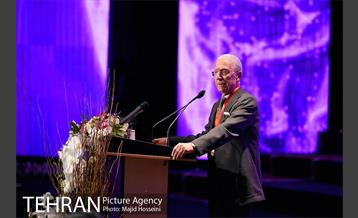 مراسم رونمایی از تندیس پروفسور سمیعی 23