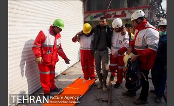 دومین روز عملیات امداد و نجات حادثه پلاسکو-1 15