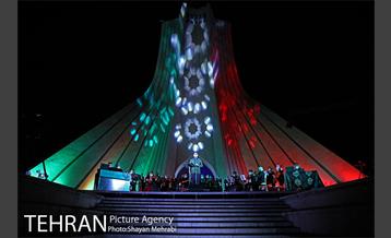 کنسرت آنلاین علیرضا قربانی در میدان آزادی 26