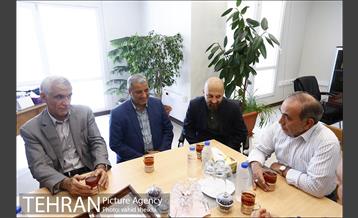 بازدید شهردار تهران از موسسه مطبوعاتی همشهری  7