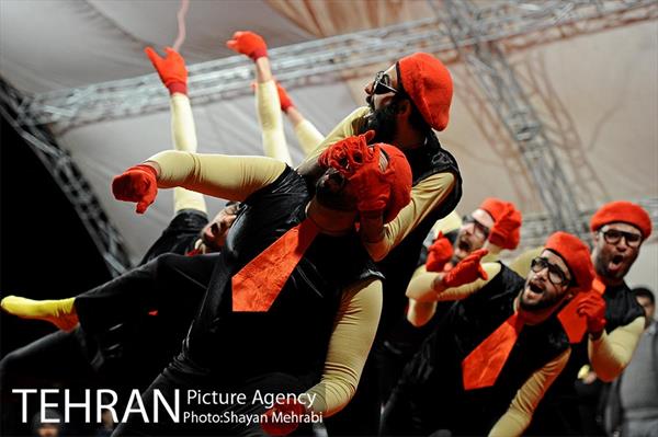 اجراهای خیابانی سی و هفتمین جشنواره تئاتر فجر 17