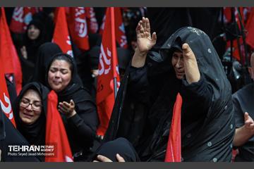 عزاداری روز عاشورا به نیابت از رهبر شهید انقلاب 14