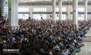 حضور شهردار تهران در نماز جمعه 21