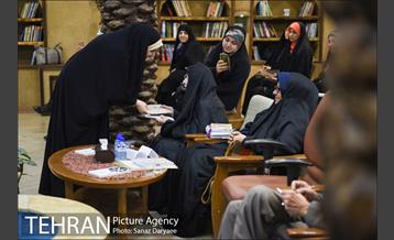 سی‌و‌هفتمین شب شاعر‎ 14