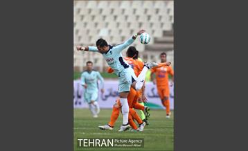 دیدار سایپا و پیکان در لیگ برتر فوتبال