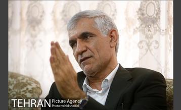 دیدار شهردار از خانواده شهید طباطبایی نیا 21