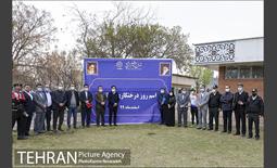 مراسم درختکاری در بوستان ولایت  11