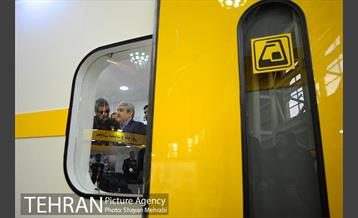 بازدید معاون علمی و فناوری رییس جمهور از نمایشگاه مترو  5