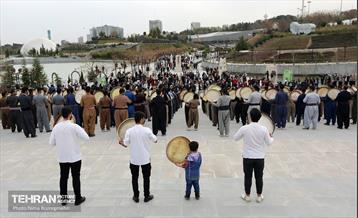 مراسم آیین‌ جهانی نوروز1401در منطقه گردشگری عباس آباد 25