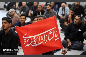 دیدار شهردار تهران با اعضای خانواده شهدای مدرسه شجره طیبه میناب 39
