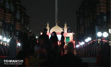 المان نوری بین الحرمین در دریاچه شهدای خلیج فارس  23