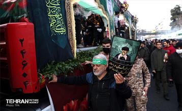 تشییع پیکر ۱۰۰ شهید مردمی و مدافع امنیت در تهران 17