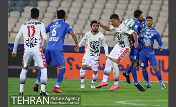 دیدار استقلال و پدیده در لیگ برتر فوتبال