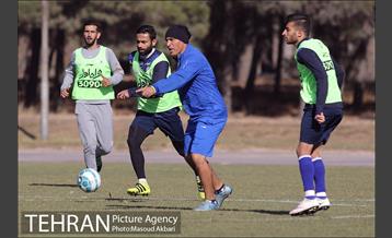 تمرین تیم فوتبال استقلال‎ 4