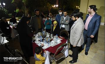 ضیافت افطاری با حضور خانواده های معزز شهدا 22