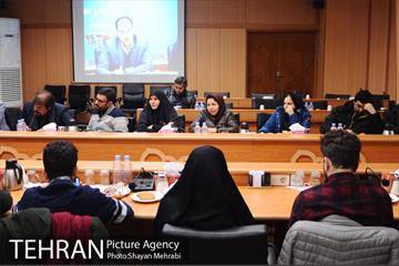 نشست صمیمانه رئیس مرکز ارتباطات شهرداری تهران با اصحاب رسانه 15