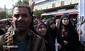 راهپیمایی نمازگزاران نماز جمعه تهران در اعتراض به حوادث اخیر