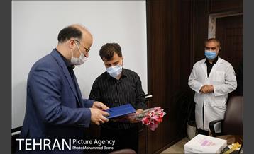 بازدید شهردار منطقه شش از بیمارستان فیروزگر و شرکت شهر سالم 16