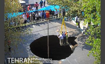 ریزش بخشی از خیابان پیامبر اتوبان ستاری -2 11