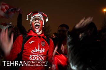 هواداران شب قبل از شهرآورد ۸۴ 13