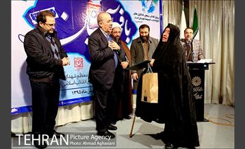 تجلیل از خانواده پنج شهید انقلاب اسلامی 9