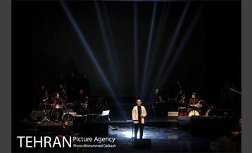 کنسرت آنلاین علیرضا قربانی در تالار وحدت 34