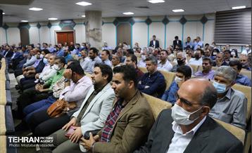 دیدار صمیمانه شهردار تهران با کارکنان شهرداری منطقه هشت