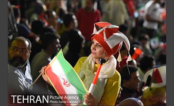 تماشای دیدار تیم‌های ملی ایران و پرتقال در استادیوم آزادی 6