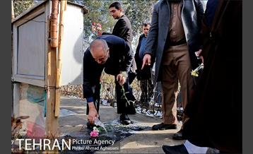 تجلیل از خانواده پنج شهید انقلاب اسلامی 24